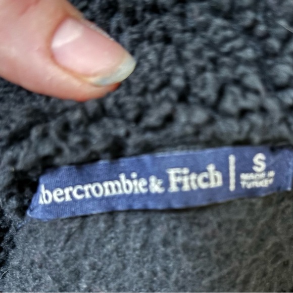 Super Cozy Abercrombie Teddy Zip Up Small - Picture 16 of 16